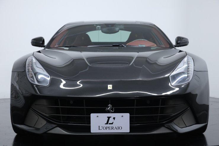 フェラーリ F12 ベルリネッタ 赤革 フロントリフト デイトナシート