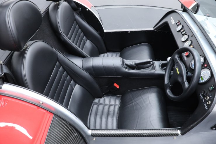 ケータハム セブン 160S 5MT ブラックパック レザーシート MOMO