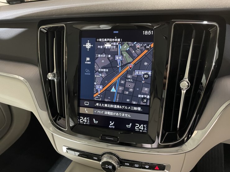 ボルボ V60 ＜入庫車両先行案内＞B4 Momentum 8AT 有償色 チャコール