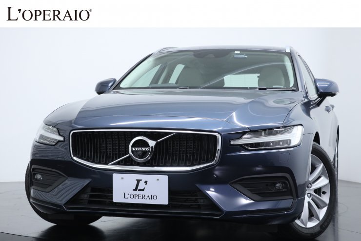 ボルボ V60 B4 Momentum 8AT 有償色 チャコールレザー ボルボ V60 B4 Momentum 8AT 有償色 チャコールレザー