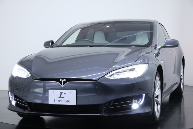 テスラ モデルS 75D 【乗り出し総額472万円】オプションボディカラー