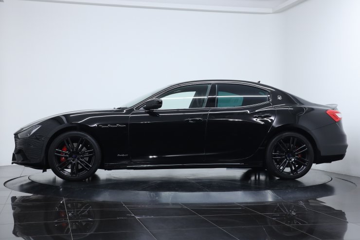 マセラティ ギブリ S Gransports ネリッシモPKG ハーマンカードン