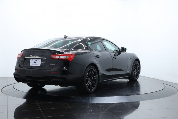 マセラティ ギブリ S Gransports ネリッシモPKG ハーマンカードン