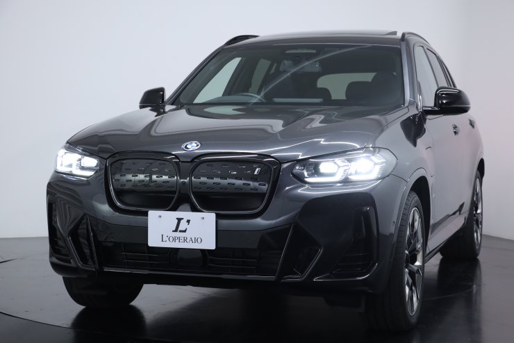 BMW iX3 取扱説明書&ケース 黒 BMW iX3 取扱説明書&ケース 黒