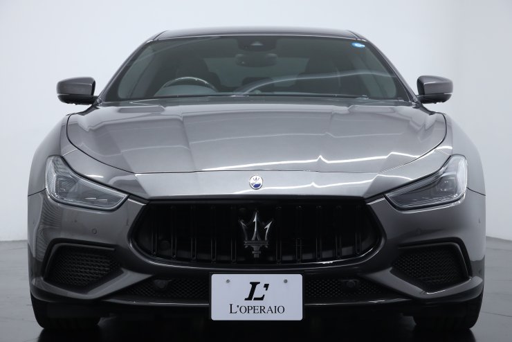 マセラティ ギブリ Trofeo 【総額1,315万円】ワンオーナー 有償色 ネロ