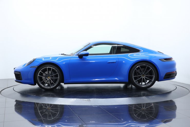 ポルシェ 911(Type992) Carrera PDK ワンオーナー シャークブルー