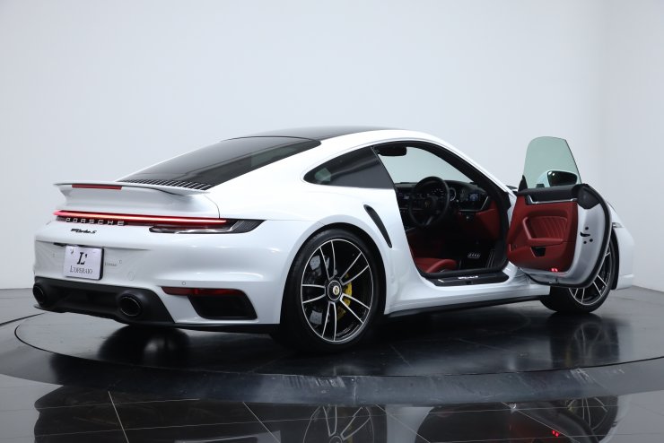 ポルシェ 911(Type992) Turbo S PDK オプション総額約380万円 スポーツ