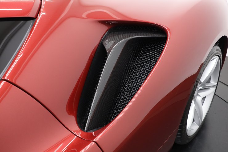 フェラーリ SF90 Stradale カーボンパーツ多数 フロントリフティング
