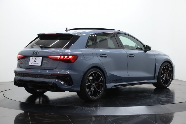 アウディ RS3 Sportback【乗り出し総額1,055万円】1stEdition 限定50台