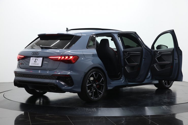アウディ RS3 Sportback【乗り出し総額1,055万円】1stEdition 限定50台