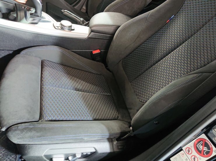 BMW 1シリーズ M135i 後期モデル 18インチエディションシャドーAW装備 