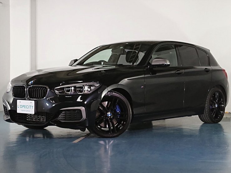 BMW 1シリーズ M135i 後期モデル 18インチエディションシャドーAW装備 