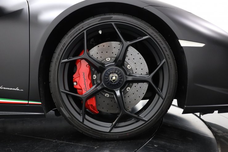 ランボルギーニ ウラカン Performante カーボンスポーツバケットシート