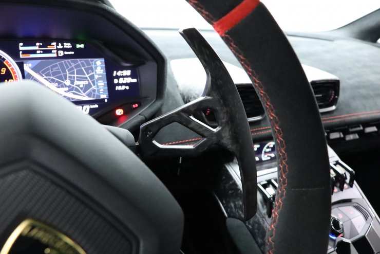 ランボルギーニ ウラカン Performante カーボンスポーツバケットシート