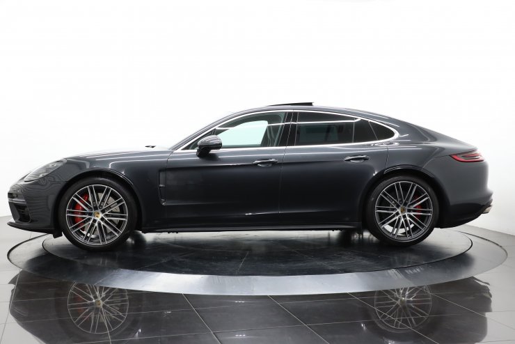 ポルシェ パナメーラ turbo PDK 左ハンドル 純正21インチアルミ