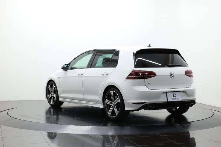 フォルクスワーゲン ゴルフ R 【乗り出し総額300万円】6DSG 4