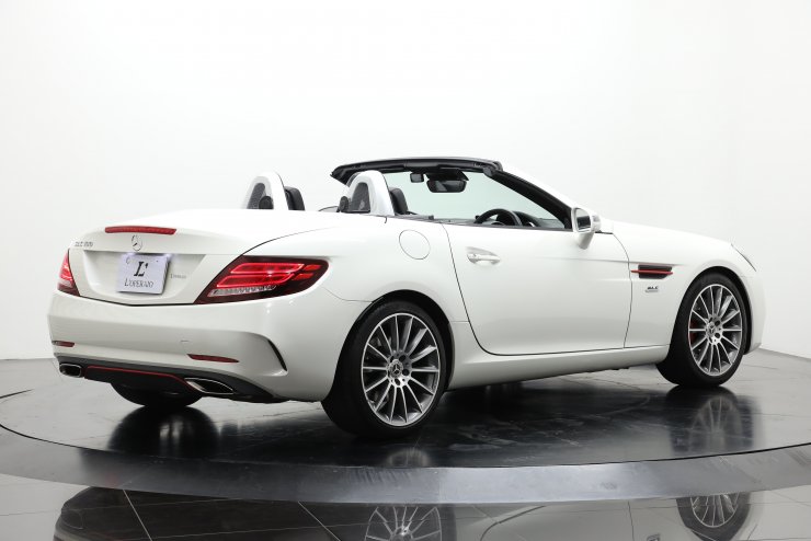 メルセデスベンツ SLCクラス SLC180 スポーツ レッドアート