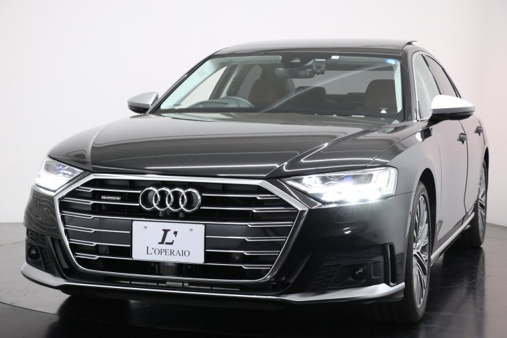 アウディ A8 55TFSI クワトロ 【乗り出し総額645万円】S line