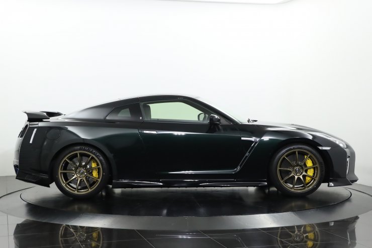 日産 GT-R Premium edition T-spec 走行600km 特別仕様車 カーボン