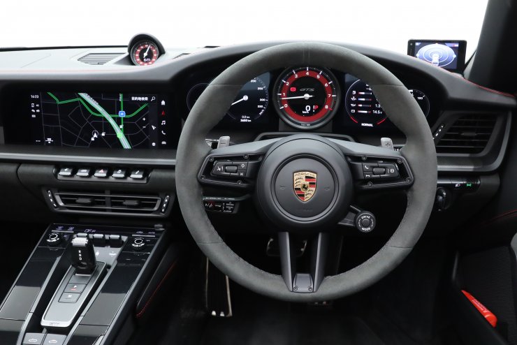 ポルシェ 911(Type992) Carerra GTS Cabriolet PDK 有償色 黒ハーフ革
