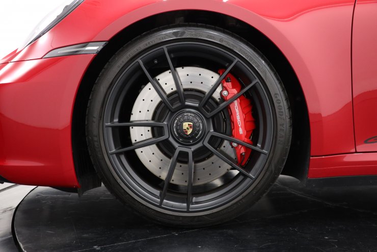 ポルシェ 911(Type992) Carerra GTS Cabriolet PDK 有償色 黒ハーフ革