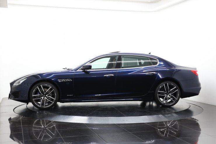 マセラティ クアトロポルテ S Gransports 【乗り出し総額828万円】有償