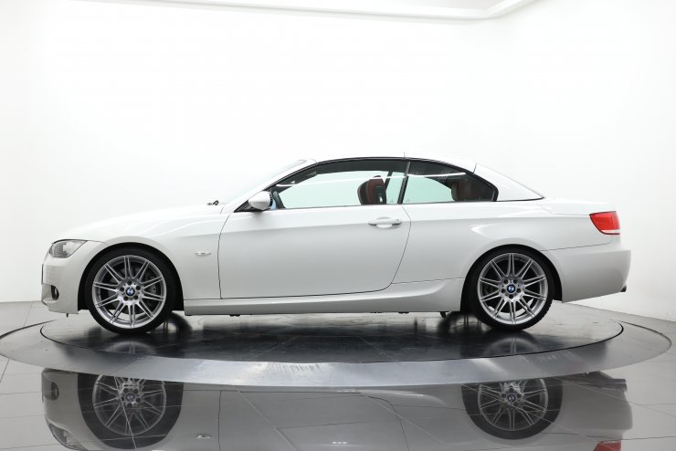 BMW 3シリーズ 335iカブリオレ MスポーツPKG LHD レッドレザーシート 