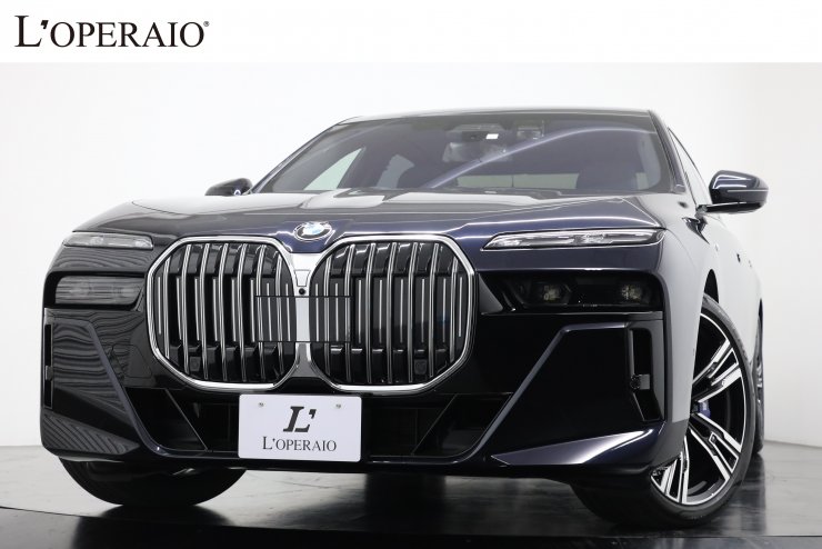 BMW 7シリーズ 740i Mスポーツ 新車コンディション 【乗り出し総額1,473万円】走行距離約40キロ 1オナ有償色:カーボンブラック グレー×黒革 純正21インチアルミ パノラマルーフ B&W【新車保証継承令和8年2月迄】中古車