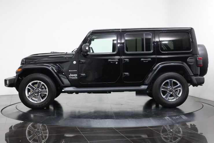 ジープ ラングラ―アンリミテッド SAHARA JL 【乗り出し総額628万円