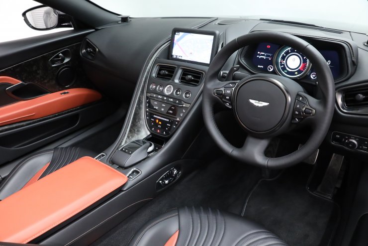 アストンマーティン DB11 ヴォランテ【総額2,485万円】 ワンオーナー