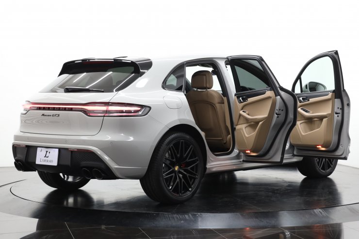 ポルシェ マカン GTS 現行モデル ワンオーナー クレヨン スポクロ