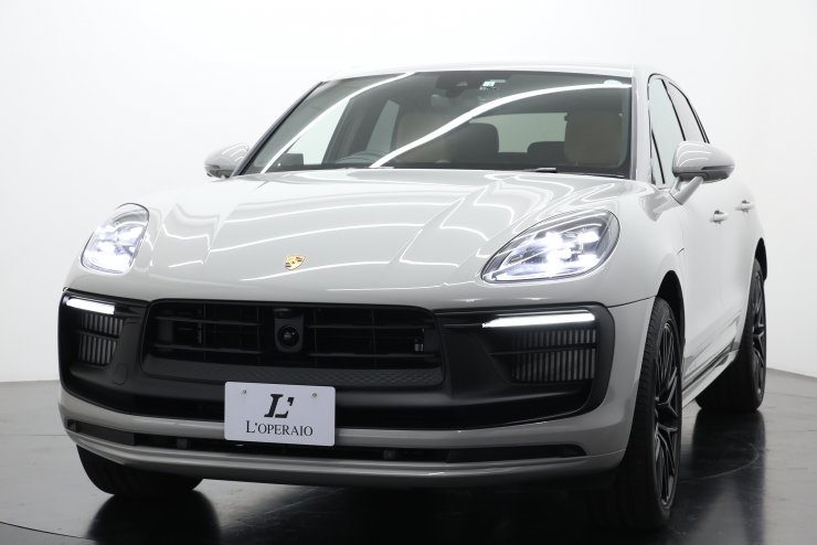 ポルシェ マカン GTS 現行モデル ワンオーナー クレヨン スポクロ