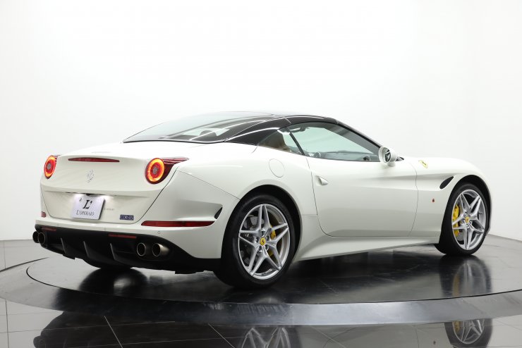 フェラーリ カリフォルニア T F1 DCT 【乗り出し総額1,895万円