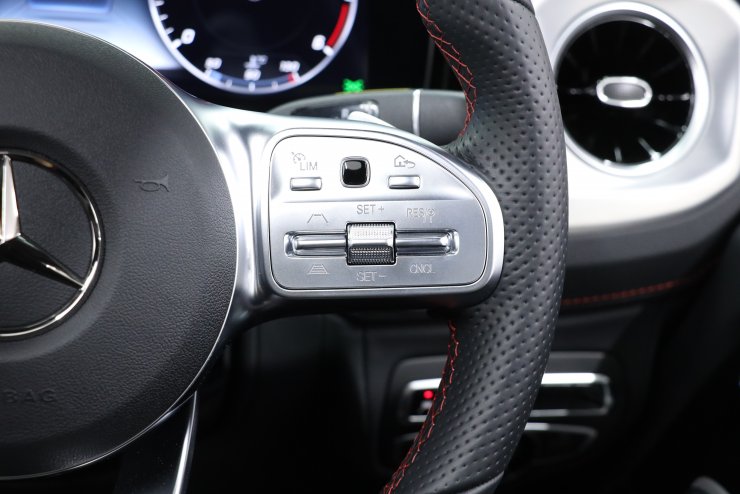 メルセデスベンツ Gクラスロング G400d AMGライン 走行距離900km 有償