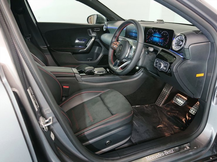 メルセデスベンツ Aクラス A180 AMGライン 1オーナー車