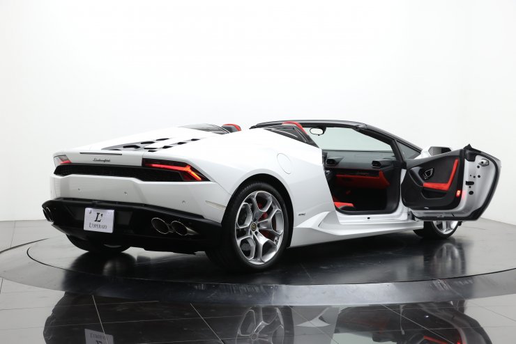 ランボルギーニ ウラカン LP610-4 Spyder 純正20インチアルミ フロントリフト スポーツエキゾースト 黒×赤ハーフ革中古車