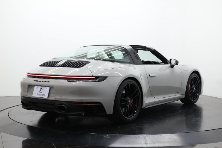 ポルシェ 911(Type992) Targa4 GTS PDK ワンオーナー クレヨン