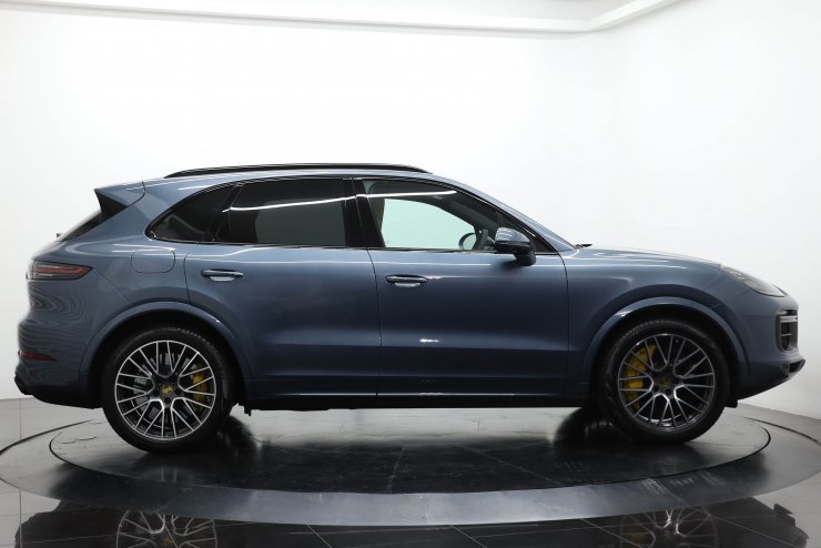 ポルシェ カイエン Turbo Tip-S【総額1203万円】有償色 ビスケブルー