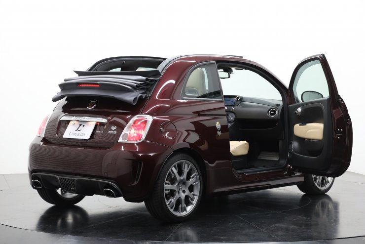 アバルト 695 エディツィオーネマセラティ 国内限定100台 ベージュ革