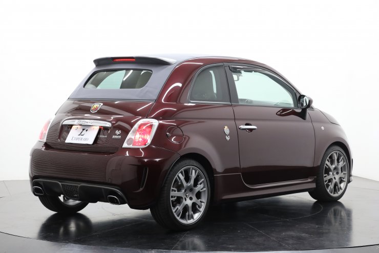 アバルト 695 エディツィオーネマセラティ 国内限定100台 ベージュ革