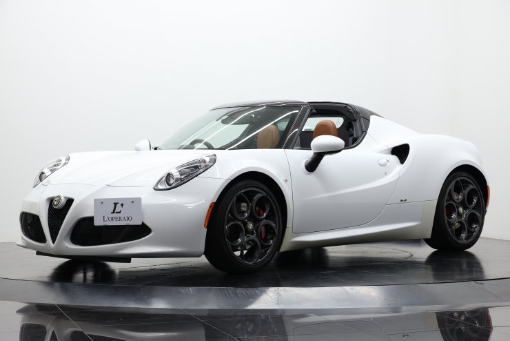 アルファロメオ 4C スパイダー 茶革 スポーツPKG レザーPKG カーボン