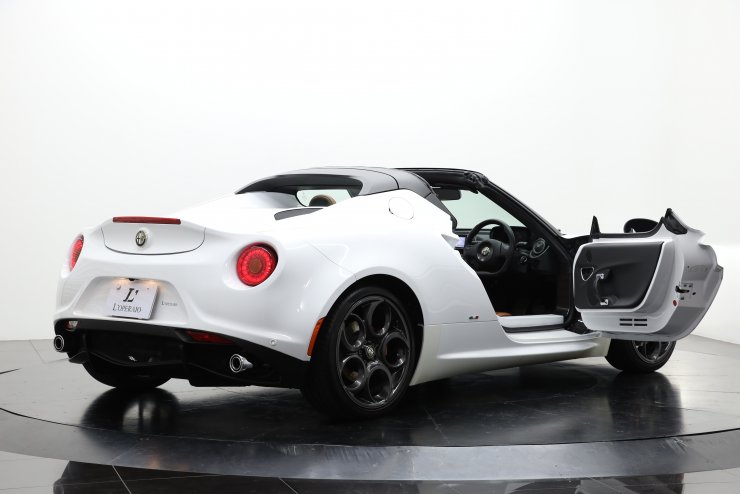 アルファロメオ 4C スパイダー 茶革 スポーツPKG レザーPKG カーボン