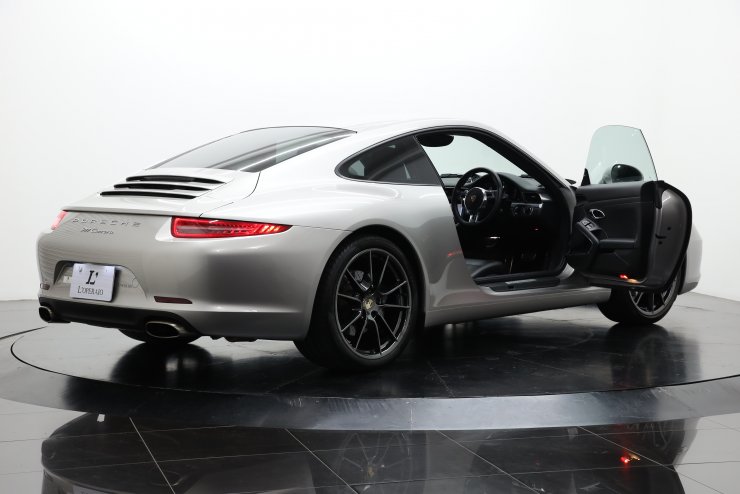 ポルシェ 911(Type991) Carrera PDK 希少カラー（プラチナ