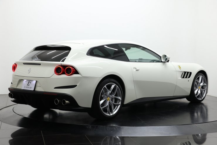 フェラーリ GTC4ルッソ T F1 DCT 正規ディーラー車 純正20インチ鍛造