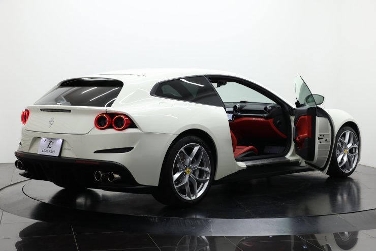 フェラーリ GTC4ルッソ T F1 DCT 正規ディーラー車 純正20インチ