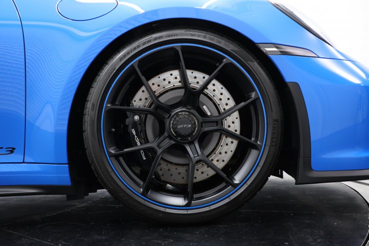 ポルシェ 911(Type992) GT3 6MT 左ハンドル 走行約400km Race-tex