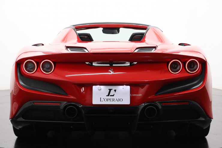 フェラーリ F8スパイダー 純正 サイドスカート 個人宅配送不可 フェラーリ F8 スパイダー 1オーナー 正規ディーラー車 走行約