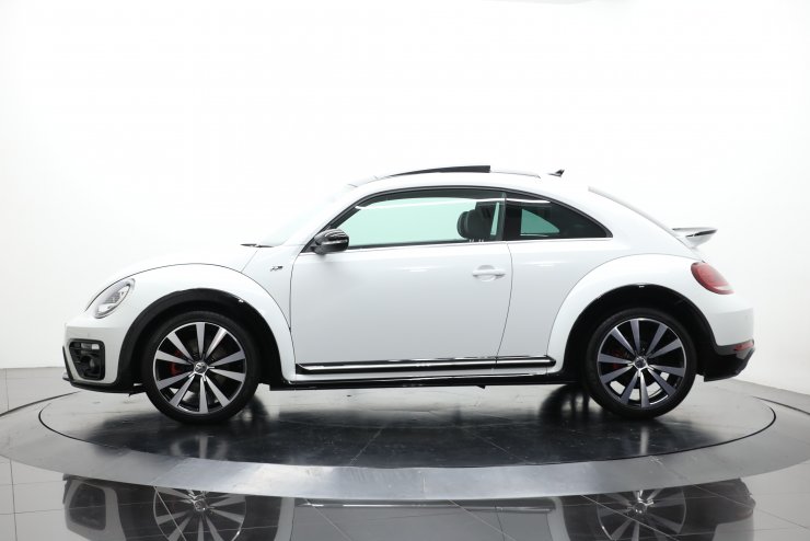 フォルクスワーゲン ザ・ビートル 2.0Rラインマイスター ブラック