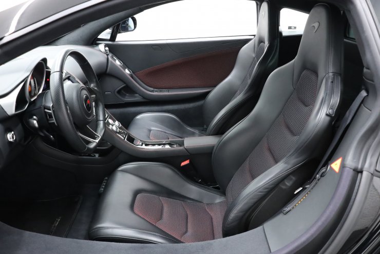 マクラーレン MP4-12C 3.8 有償色 黒ハーフ革 純正19インチSL鍛造