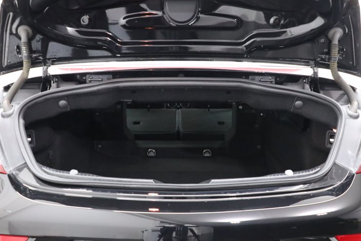 メルセデスベンツ Cクラス C180 Cabriolet Sport レッドレザー